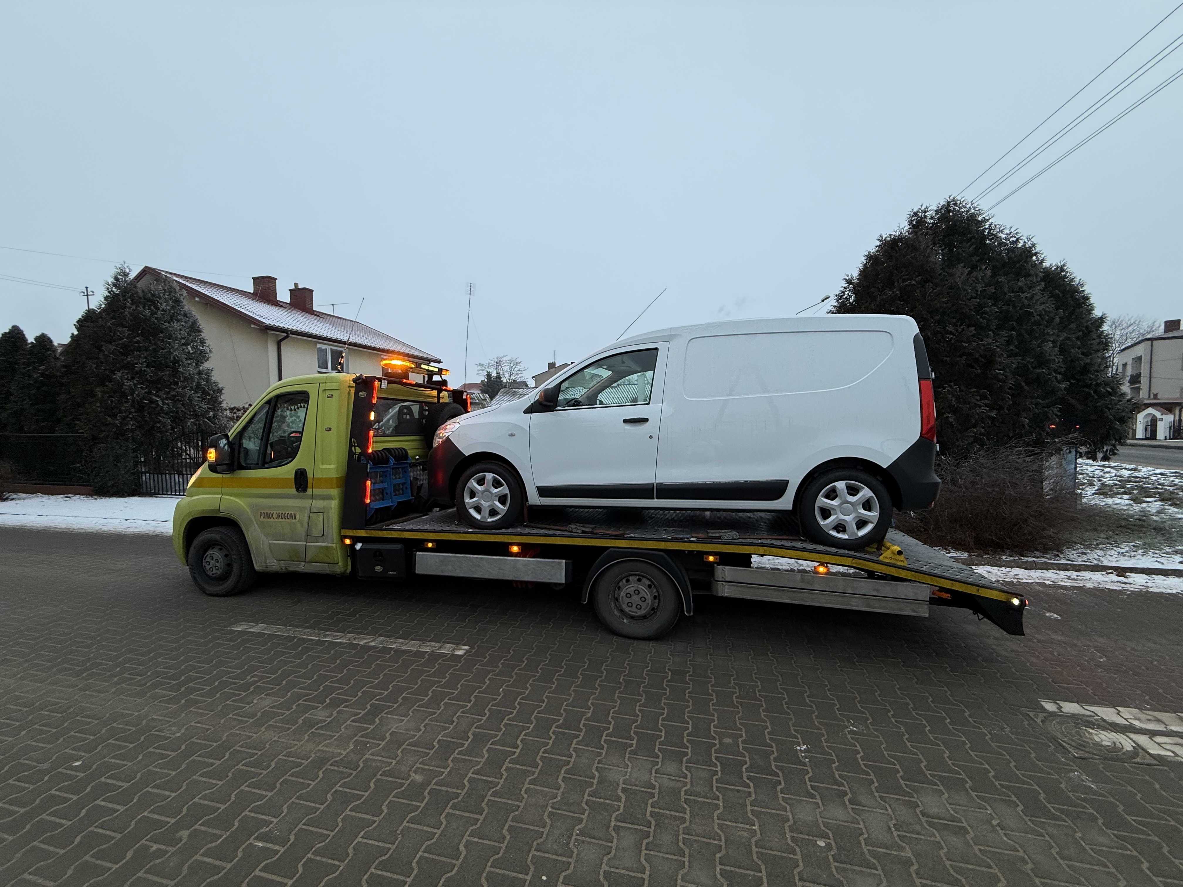 Awaryjne odpalanie samochodu